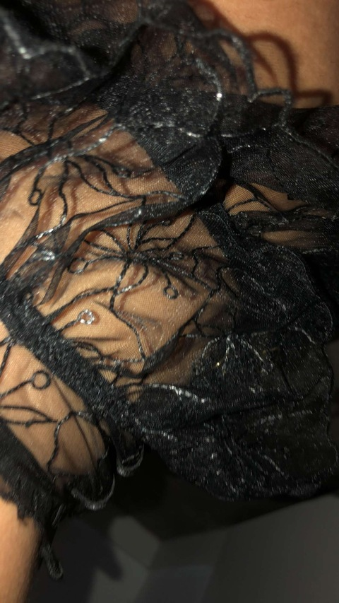 xromane.shatta onlyfans leaked picture 2