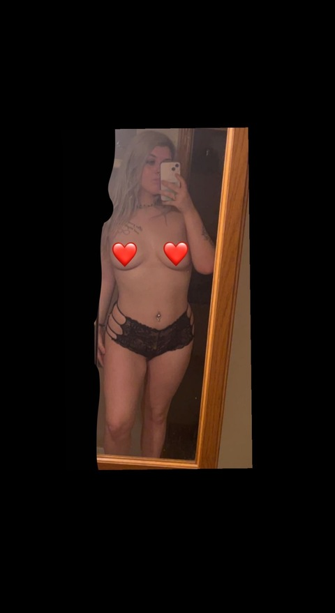 yuhgirlvanessaaa onlyfans leaked picture 2