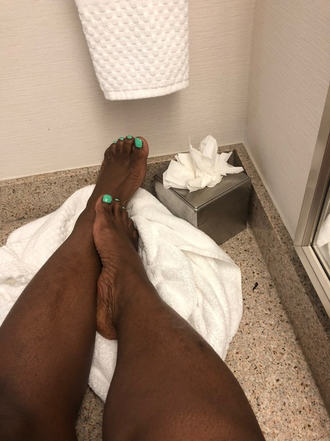zsexyfeet onlyfans leaked picture 2