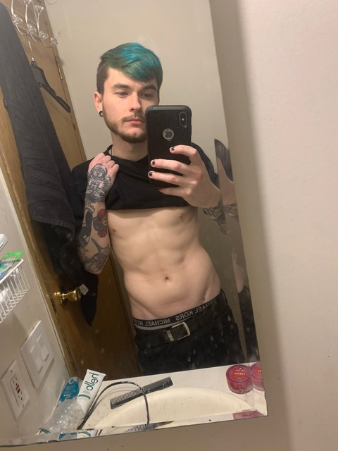 zzenrick onlyfans leaked picture 2